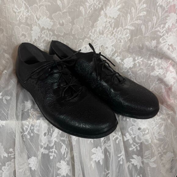 Propét Chantel WCX012L Black Floral Embossed Leather Oxford | Women’s Size 12 M(